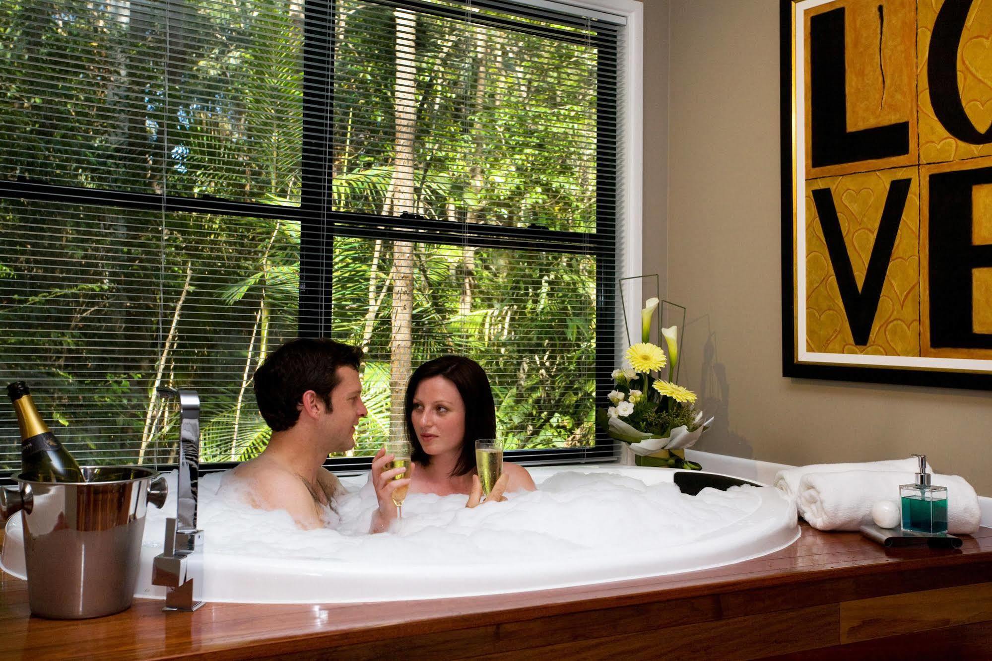 Amore On Buderim Rainforest Cabins Sunshine Coast Bagian luar foto